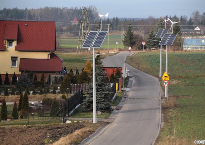 wymiana drzwi zewnętrznych, wykonanie nowej instalacji centralnego ogrzewania wraz z nowym źródłem ogrzewania na biomasę, wykonanie prac sanitarnych.