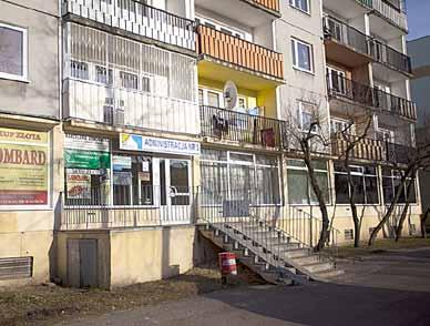 klatka I wraz z dojściem wzdłuż parkingu do chodnika od ul. Myśliwskiej) 20 Stycznia 87 (od strony parkingu i klatek schodowych) Dolna 29 (szczyt, I klatka, wzdłuż ul.