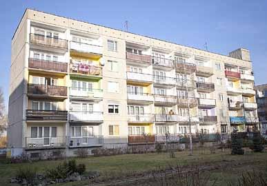 Nawrockiego 22 Nawrockiego 11 20 Stycznia 16 20 Stycznia 20/22 WYMIANA STOLARKI OKIENNEJ Stolarka okienna w lokalach mieszkalnych i częściach wspólnych: 20 Stycznia 14 20