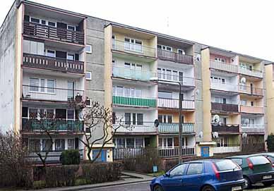 kostkę brukową: 3 Maja 8 Nawrockiego 22 (od ul.