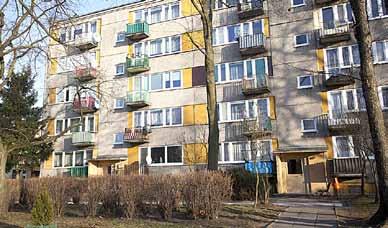 Bugaj 96 Bugaj 92 Bugaj 94 Bugaj 96 Gawrońska 2 ROBOTY MALARSKIE Malowanie klatek schodowych, korytarzy piwnic, pralni i suszarni: Wajsówny 15 Smugowa 35 WYMIANA STOLARKI OKIENNEJ Stolarka okienna w
