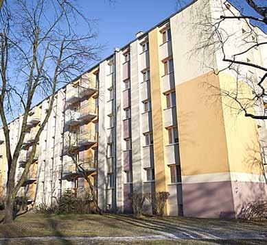 Wyremontowano 30 posadzek balkonów w 3 blokach Toruńska 13 2 sztuki Moniuszki 157 23 sztuki Wileńska 35 37 5 sztuk Dąbrowskiego 34 12 m.b. Wiejska 20 20 m.b. Pergole śmietnikowe 6 zamykanych pergoli śmietnikowych stanęło Moniuszki 114 Wileńska 35 37 Wileńska 39 Wileńska 49 Dąbrowskiego 30 Toruńska 15/Toruńska 18 ul.
