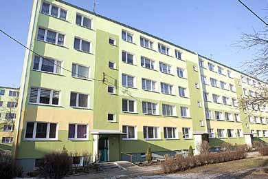 Stolarka okienna i drzwiowa Wymieniono okna i drzwi balkonowe w ilości 168 sztuk w 33 budynkach 3 Maja 5 6 sztuk 3 Maja 3 8 sztuk 3 Maja 4 7 sztuk 3 Maja 6 11 sztuk 3 Maja
