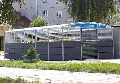 Pomalowano zewnętrzną elewację 24 wiatrołapów w 6 budynkach Drewnowska 47 4 sztuki Drewnowska 30/32 5 sztuk Mokra 5 3 sztuki Mokra 13 4 sztuki Mokra 13A 3 sztuki Mokra 9 5 sztuk Drzwi wejściowe do