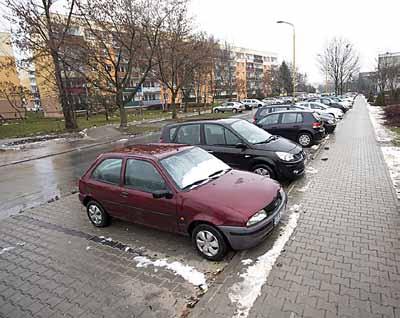 Wajsówny 8 5 sztuk Jankego 52 4 sztuki Jankego 48 4 sztuki Jankego 44 3 sztuki Popławska 28 2 sztuki Smugowa 33 4 sztuki Wajsówny 27 4 sztuki Jankego 56 4 sztuki Roweckiego 17 3 sztuki + 3 sztuki do