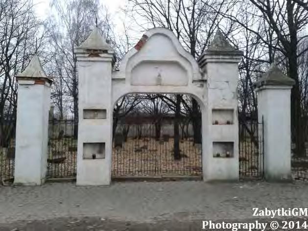 opuszczony zabytkowy dworek rodziny Chełmońskich.