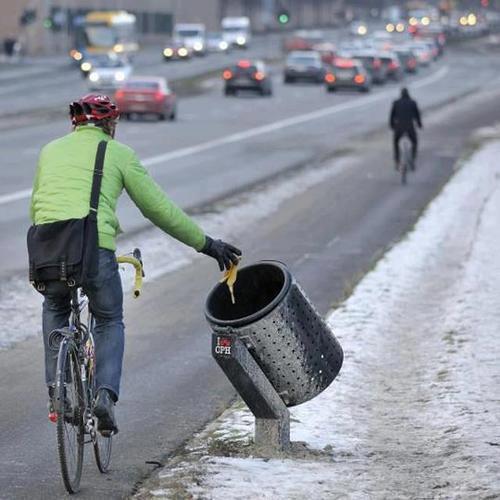 Rysunek 18. Kosz dla rowerzystów Źródło: http://inspirowaninatura.pl/kraj-jednosladow/?print=print Rysunek 19.