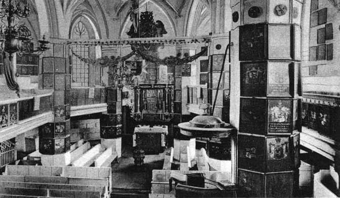 Fot. z lewej: Słońsk. Pasowanie nowych rycerzy w kościele zakonnym (1908) Abb. links: Sonnenburg.