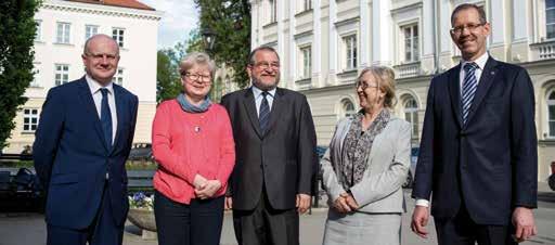 KALENDARIUM 2016 STYCZEŃ WYNIKI FID Komisja konkursowa Funduszu Innowacji Dydaktycznych, który co roku wspiera projekty prowadzone na Uniwersytecie Warszawskim, podjęła decyzję o przyznaniu