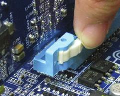 Złącze PCI Express x Złacze PCI Express x6 (PCIEX6_/PCIEX6_2) Złącze PCI Express x6 (PCIEX8) Złącze PCI Aby zainstalować kartę rozszerzeń należy wykonać wymienione poniżej czynności.