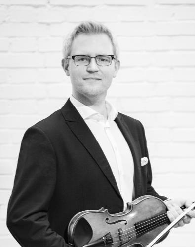 Wojciech Koprowski W 2006 roku ukończył Szkołę II st. im. Henryka Wieniawskiego w Łodzi, w klasie profesorów Romana Lasockiego oraz Tomasza Bartosiaka.