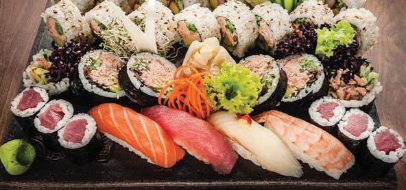 salmon x6, futo baked salmon Philadelphia cream cheese x6, california shrimp in tempura batter x8...85 ZESTAW KWINTA (1-2 osoby) 24szt.