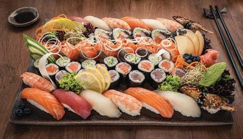 pieczony łosoś/łosoś z migdałami x6, krewetka w tempurze x3 SEPTYMA SET GOLD (2-3 person) nigiri salmon x2, nigiri tuna x2, hoso salmon x6, california salmon/salmon with crab salad x8, california