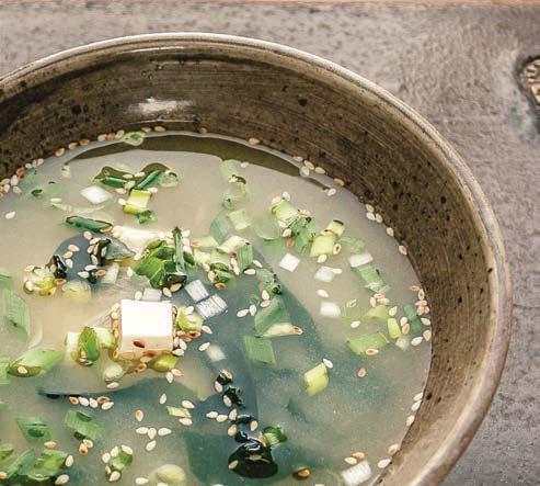 TOM YUM MISO ZUPY SOUPS 9 MISO (300ml) Zupa z pasty sojowej z dodatkiem glonów wakame i tofu