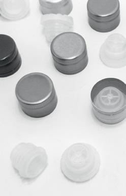 Dzięki zastosowaniu tego typu zamknięcia główka butelki zabezpieczona jest dzięki ogranicznikowi wylewu, który blokuje możliwość wycieków lepkich jak i tłustych płynów.