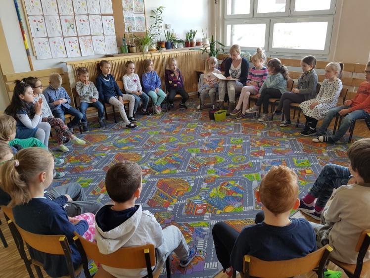 Dowiedziały się między innymi, jakie cechy posiada dobry człowiek oraz wymieniały ważne wartości w życiu.