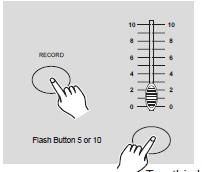 Wciskamy i przytrzymujemy przycisk Record. 2. Przytrzymując przycisk Record wciśnięty wciskamy trzy razy przycisk Flash 5 lub 10. Ten przycisk wciskamy trzy razy 3.