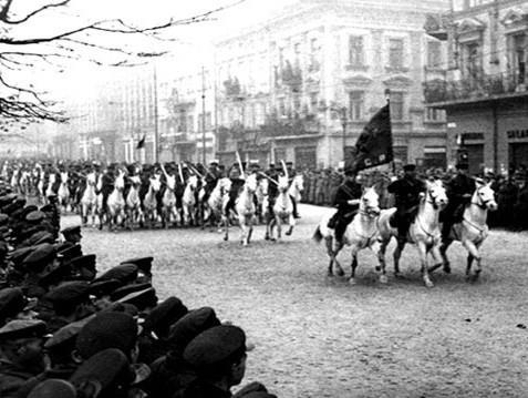 W 1939 roku Lwów dostaje się pod radziecką okupację.