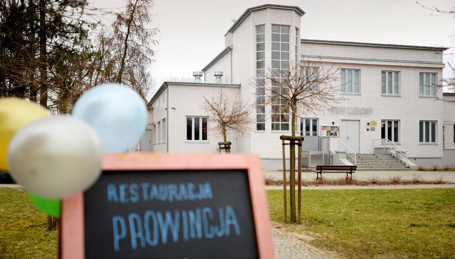68 69 www.podlasieslowfest.pl KLUB FESTIWALOWY RESTAURACJA PROWINCJA W SUPRAŚLU Restauracje w Supraślu Prowincja ul. Piłsudskiego 11 (w Domu Ludowym) tel. +48 537 076 046 www.facebook.