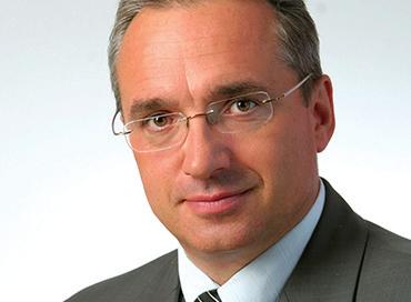 Podsumowanie 20 lat działalności Euroregionu Piotr Roman, Prezydent Stowarzyszenia Gmin Polskich Euroregionu Nysa Kilkadziesiąt lat temu kilku polityków wizjonerów wymyśliło i wprowadziło w życie