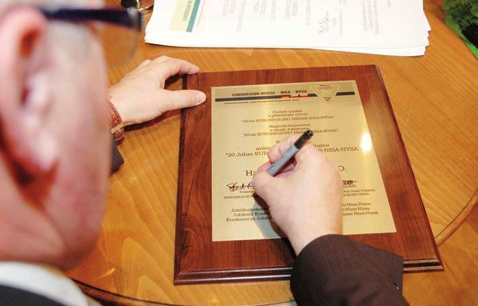 pionierskie doświadczenia naszego Euroregionu były inspiracją i źródłem wiedzy przydatnej przy tworzeniu kolejnych wspólnot euroregionalnych.