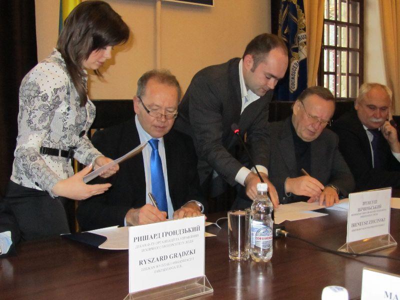 Współpraca z zagranicą Rozwój kontaktów z uczelniami ukraińskimi: podpisanie umowy o