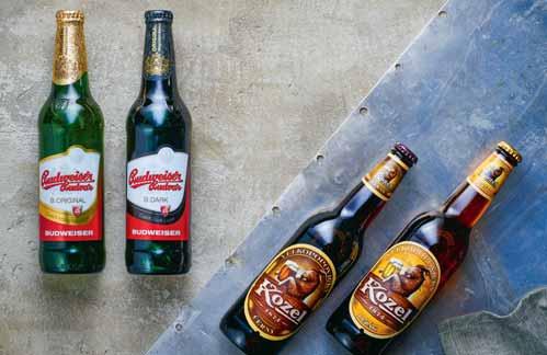 SPRZEDA ALKOHOLU OSOBOM DO LAT 18 JEST PRZEST PSTWEM PIWA CZESKIE STAROPRAMEN niefiltrowane, 6,98/l 3,49 warzone z wykorzystaniem 34% pszenicznego słodu, wyselekcjonowanego
