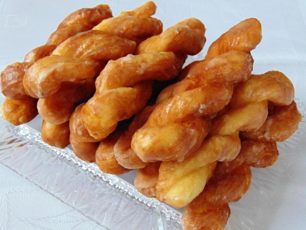 apple crumble Cebularz Baranek Babka winna z migdałami Ciasto