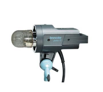 16 Lampa Broncolor Pulso G Energia błysku: maks. 3200 J Światło modelujące [230 V]: halogen maks.