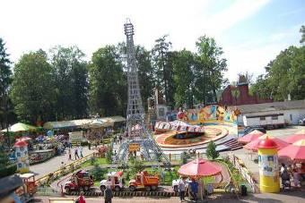 Zdjęcie 5 Rabkoland Źródło: www.rabka.pl Skate Park Dla fanów łyżworolek i deskorolek przygotowany został Skate Park.