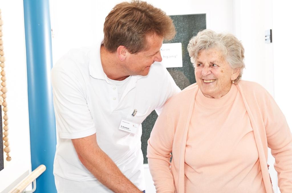 Rehabilitacja Geriatryczna Bezirksklinikum Ansbach Choroby ostre i chroniczne, które uniemożliwiają samodzielne funkcjonowanie ludzi starszych Nasze cele: