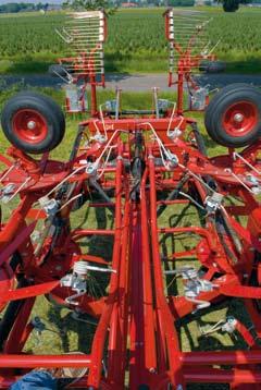 Lotus 1325 mistrzostwo świata Model Lotus 1325, najszerszy przetrząsacz w ofercie Lely, stanowi odrębną klasę.