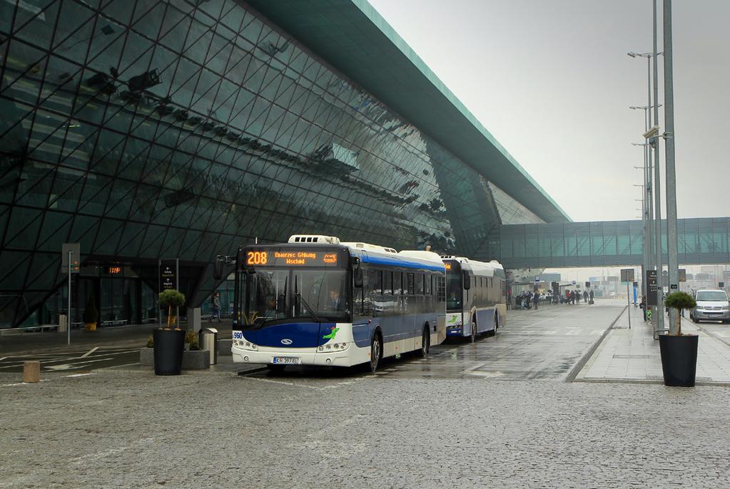 Autobusowa komunikacja aglomeracyjna: z Kraków Airport do Dworca Głównego Wschód kursuje dzienna linia aglomeracyjna numer 208 i nocna linia aglomeracyjna numer 902; dodatkowo z Kraków Airport do