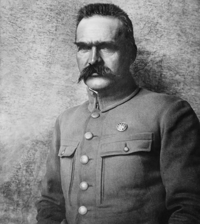 JÓZEF PIŁSUDSKI (1867-1935) Polski działacz społeczny i niepodległościowy, żołnierz, polityk, mąż stanu. Naczelnik państwa w latach 1918 1922, naczelny wódz Armii Polskiej od 11 listopada 1918 roku.