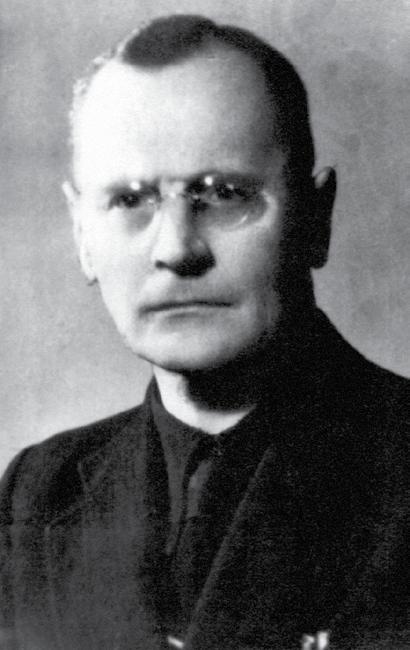 Odbudowa Okręgu Wileńskiego AK Na miejsce aresztowanego ppłk. Wilka nowym komendantem został ppłk Julian Kulikowski Ryngraf.
