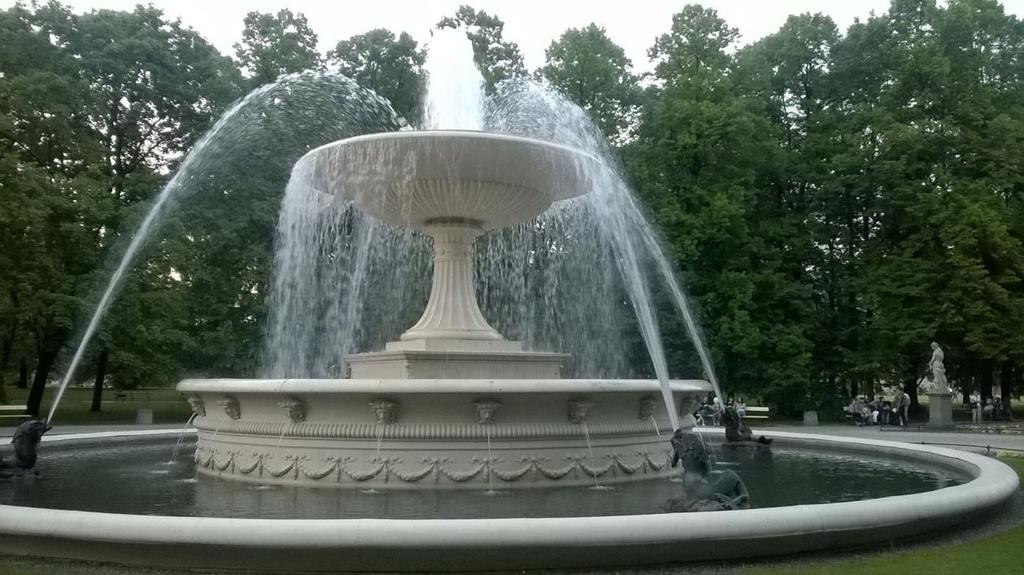 Warszawy (Hanna Gronkiewicz-Waltz), Przewodniczącą Rady Warszawy ( Ewa