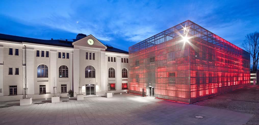 To oni szukają sposobu na połączenie klasycznych rozwiązań z nowoczesnymi technologiami oraz z bardzo współczesnym myśleniem o projektowaniu. Bo projektowanie musi wychodzić naprzeciw zmienności.