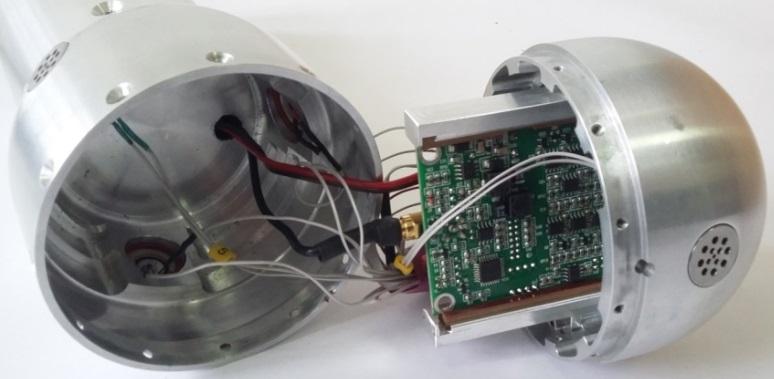 MECHANIK 7/2015 a) b) c) Rys. 9. Widok: prototypu (a), GM po montażu elektroniki i oprzyrządowania (b) oraz gotowego urządzenia (c) 5.