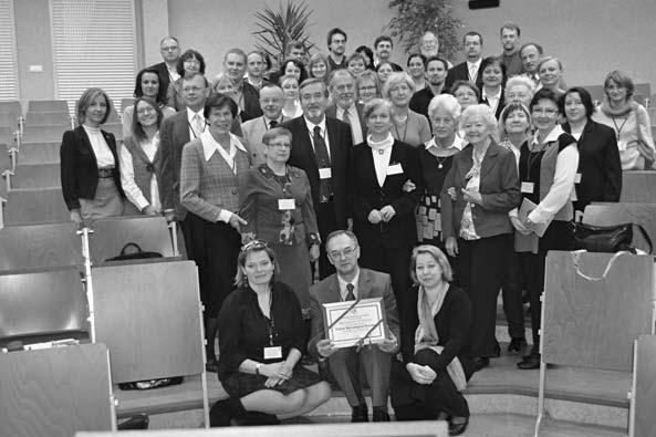 98 Wiadomości Botaniczne 56(3/4). 2012 Ryc. 1. Zebranie założycielskie Polskiego Towarzystwa Mykologicznego (Łódź, listopad 2011) (fot. B. Osiński). Fig. 1. The founding meeting of the Polish Mycological Society (Łódź, November 2011) (phot.