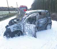 - Kierowca samochodu marki Opel Vectra nie dostosował prędkości do warunków panujących na drodze, w wyniku czego wpadł w poślizg i wjechał na skrzyżowanie, doprowadzając od zderzenia z renault megane.