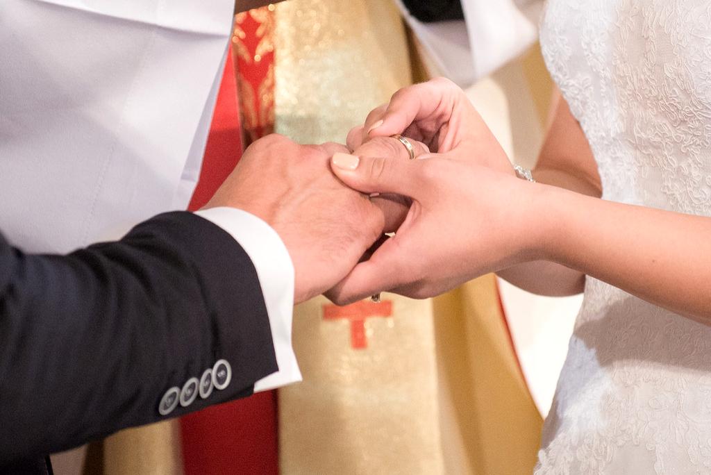 Cześć! SZYKUJESZ ŚLUB I WESELE? To się świetnie składa, bo mnie też czeka to ważne wydarzenie. Z tego powodu przygotowałam ściągę - planer weselny. Postanowiłam się również z Tobą nim podzielić.