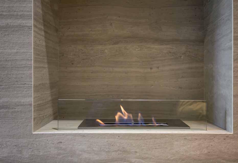 SHOWROOM ESTUDIO ÚNICA MADRID (SPAIN) Fireplace Cladding: Strata