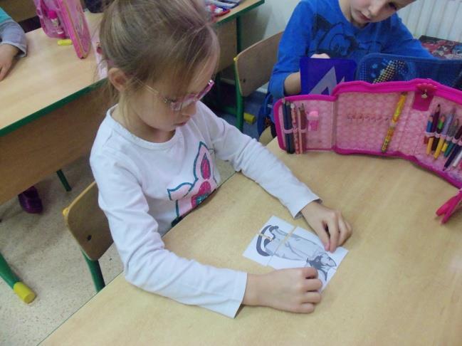 Działania edukacyjne: W ramach akcji, uczniowie tak jaki i w ubiegłych latach uczestniczyli w zajęciach edukacyjnych, podczas których poznawali rasy psów i kotów, opowiadali o swoich pupilach i