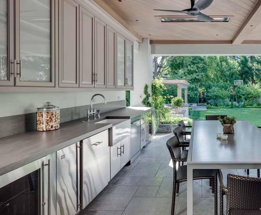 KALAMAZOO RESIDENCE SAN FRANCISCO (USA) Countertop and Backsplash: Basalt