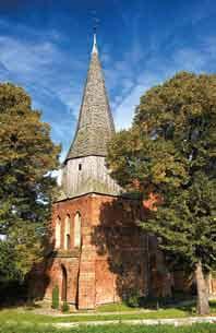 D Cmentarz Mennonicki w Stogach C Kościół w Mątowach Wielkich Gotycka ceglana świątynia wpisuje się w krajobraz wioski lokowanej w 1321 roku.