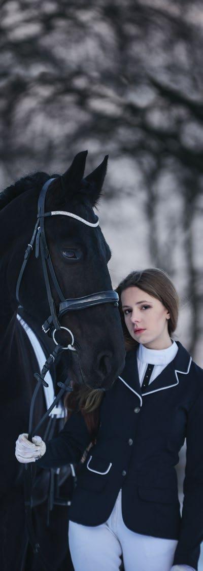 3 5 11 16 17 18 19 21 22 24 27 29 30 34 38 41 42 43 44 49 50 51 Odzież konkursowa Competition clothing Bryczesy Breeches Rękawiczki Gloves Kaski Helmets Kamizelki ochronne Safety vests Czapsy Chaps