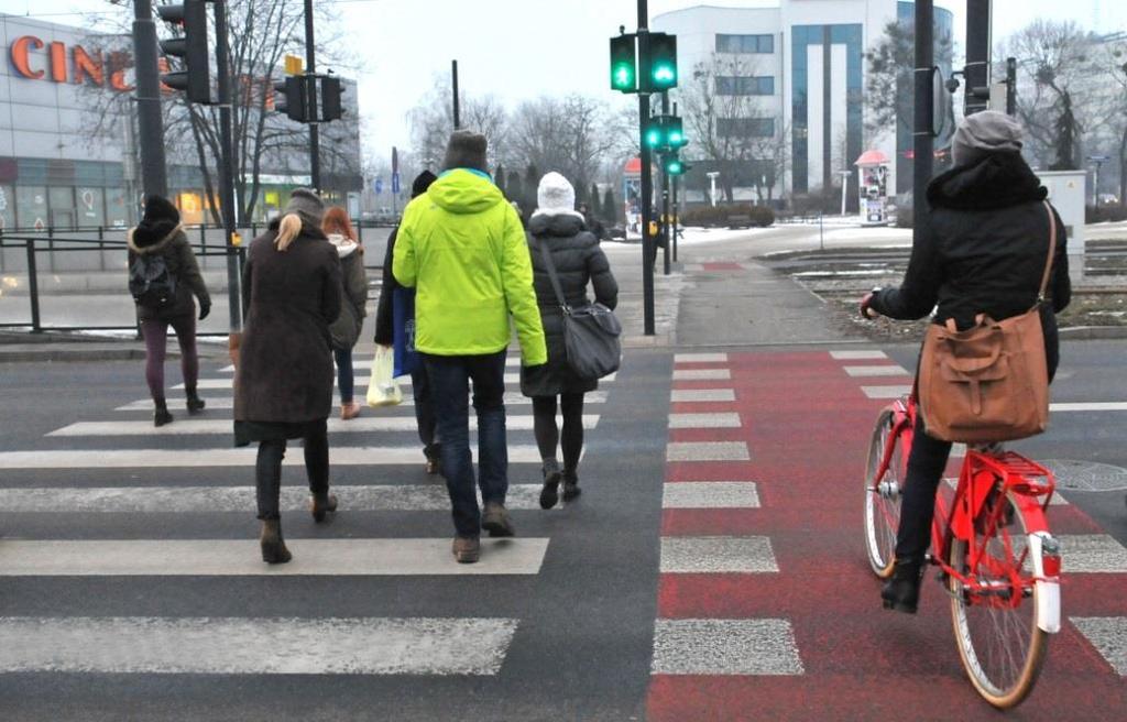 NA SKARPIE PROGRAM POPRAWY BEZPIECZEŃSTWA PIESZYCH I ROWERZYSTÓW Elementy bezpieczeństwa ruchu Szkoła Podstawowa nr 18, XII Liceum Ogólnokształcące ul.