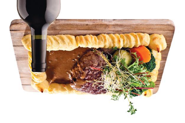 STEKI / STEAKS Stek z polędwicy podany na desce z gotowanymi warzywami i sosem bernaise lub pieprzowym 69,- Beef tenderloin steak served on a cutting board with boiled vegetables and bernaise pepper