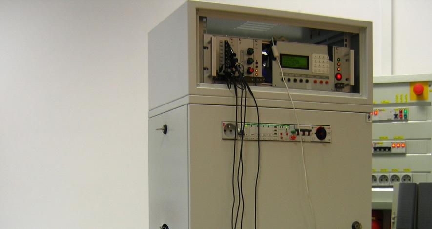 92 Zeszyty Problemowe Maszyny Elektryczne Nr 92/2011 wyposażony jest w pamięć umożliwiającą rejestrację 2 milionów próbek na każdym z 4 kanałów.