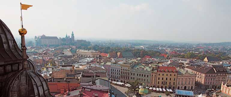 Dziś królewski szlak też tętni życiem: przemierzają go tłumy turystów, bo choć wiele się zmieniło, miejsce utrzymało splendor należny monarszej siedzibie. W 1978 r.
